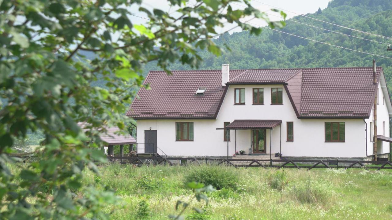 U Dvori Hotel Podgorodtsy Exterior photo