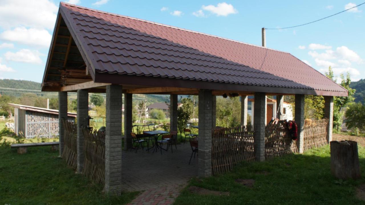 U Dvori Hotel Podgorodtsy Exterior photo