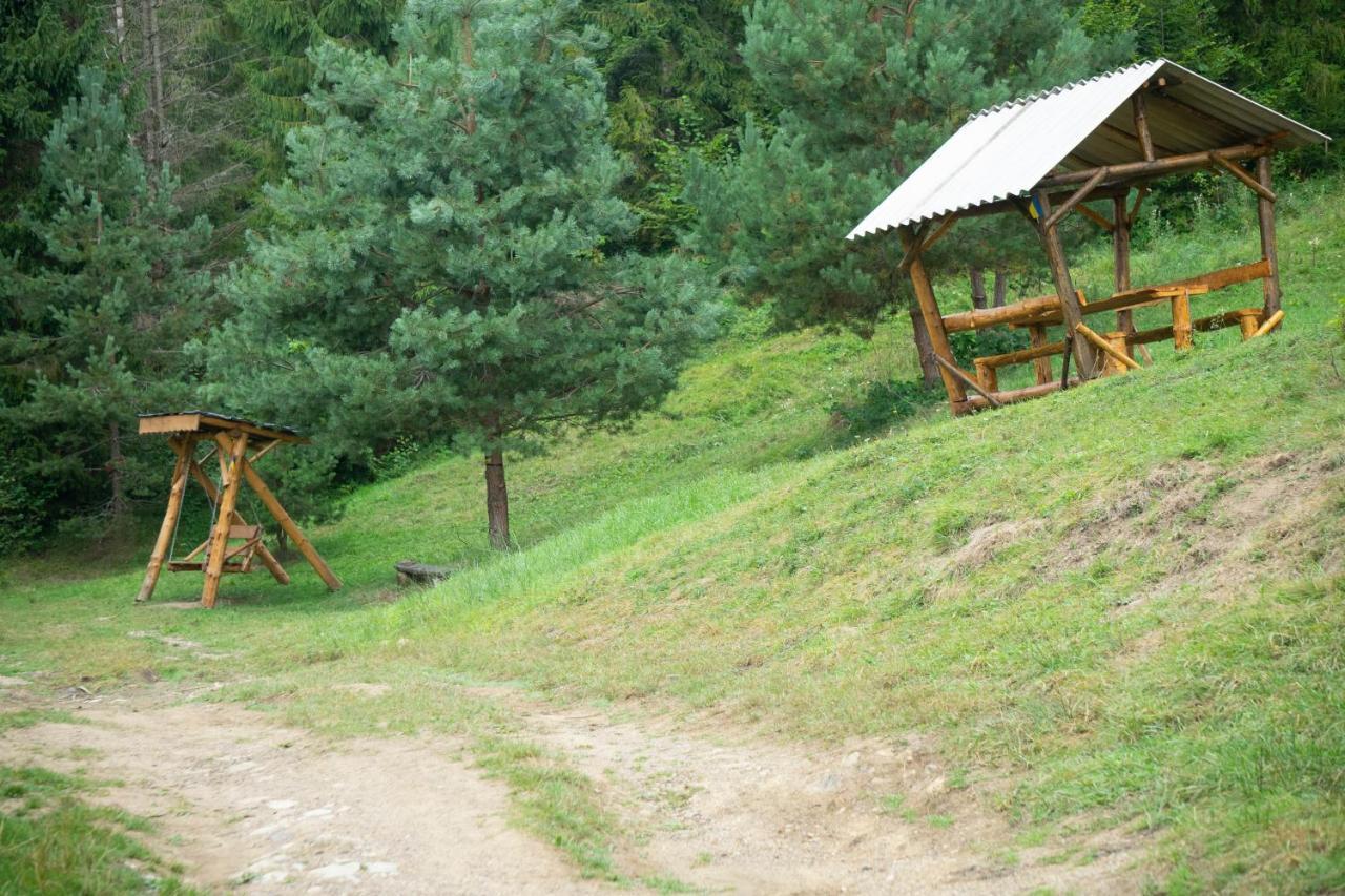 U Dvori Hotel Podgorodtsy Exterior photo
