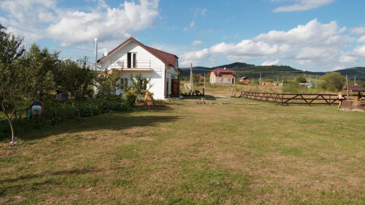 U Dvori Hotel Podgorodtsy Exterior photo